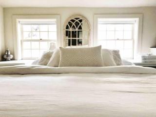 Center City Townhome in Quiet Courtyard - 9