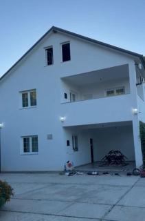 Bujtina e Kadrise - 0