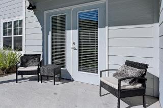 Lake View 2BR 2BA Suite Nr DWTN & NAS w POOL & Gym - 5