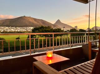 CAPE TOWN 2BR Mouille Pt SEAFRONT Apartment - 0