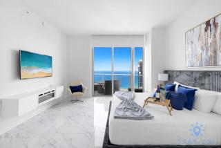 Oceanfront Penthouse -3BR + Pool + Beach access - 6