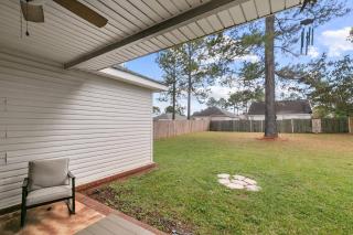 Hidden Lake Hideaway w/fenced in yard 3br 2 bath - 0