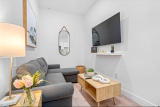 Midtown Retreat - Right Unit - 9