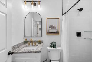 Midtown Retreat - Right Unit - 6