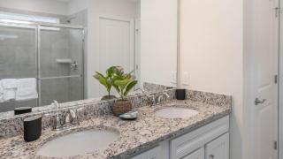 1137 Aloha - 1