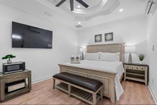 Midtown Retreat - Leftside Unit - 1