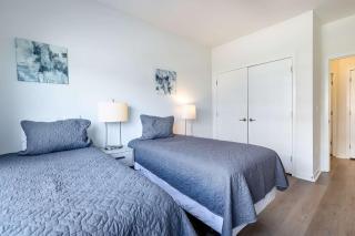 Luxury Apt with Gym and Pool - 1