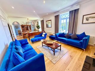 A Grand Georgian Grade II Manor House with Views in Laugharne - 0