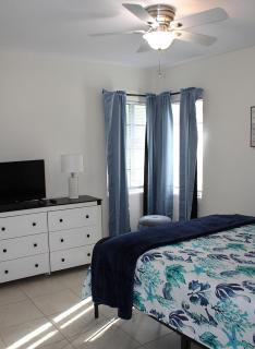 Beautiful 2bd with River Views & Amazing Sunsets in Ft Myers - 4