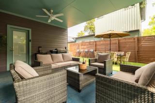 The Q - Austin Family Home - Hot Tub, Sauna & Golf Sim - 6