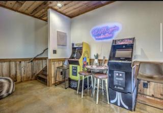 Blue Creek Lodge, Mtn Views, Hot Tub, Game Room - 3