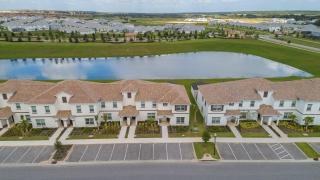 8981AV TOWNHOUSE 5 BEDROOMS & 4 BATHROOMS + POOL - 2