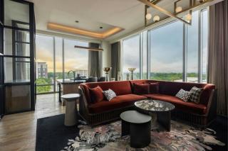 The Tess, Autograph Collection - 2