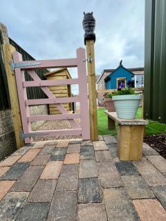 Meadows view shepherds hut - 1