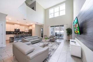 2731EE VILLA 5 BED/5 BA (SANITIZED) - 0