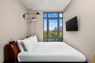 Freeman Lower Studio III Apt with Shared Amenities - 9