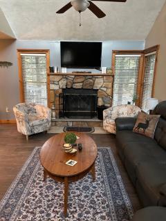 Camelback Private Home located behind Waterpark & Ski Lift - 5