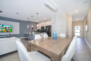 2921DH TOWNHOUSE 4 BEDROOMS & 3 BATHROOMS + POOL - 2