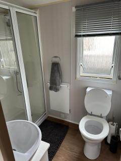 Two Bedroom Caravan on 7 Lakes Country Park - 4