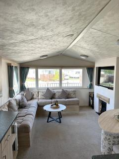 Two Bedroom Caravan on 7 Lakes Country Park - 1