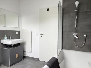 Moderne Unterkunft mit 5 Betten in Pfaffenhofen-Baden-Württemberg - 1