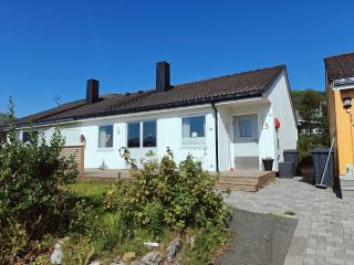 Quaint home at Kvaløya, Tromsø - 0