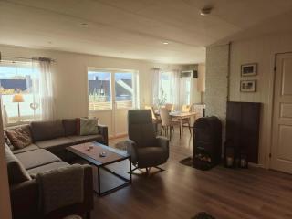 Quaint home at Kvaløya, Tromsø - 7