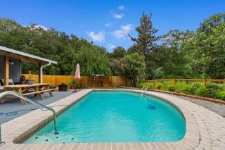 3 Bedroom Vacation Home with Salt Water Pool - 7