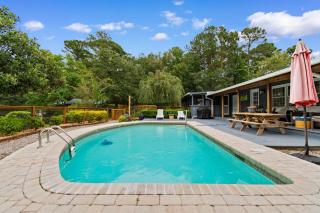 3 Bedroom Vacation Home with Salt Water Pool - 6