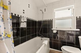New! Modern 5BR House by Lloyd Park in Walthamstow - 3
