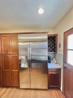 Three Bedroom Home in Long Beach - 6