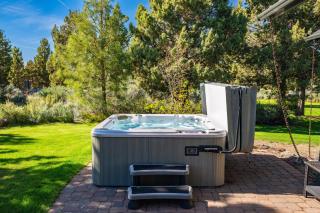 Family-Friendly Dara Oaks Home with Private Hot Tub and BBQ on the Deck home - Bend - 5