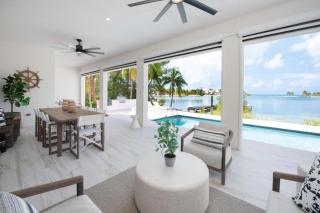 Fantasea - Upgraded Beach House with Pool, Modern Interiors & Dock on Bio Bay - 0