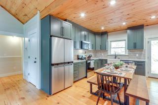 Private Hot Tub! Woodsy Family Cabin in Blue Ridge - 3
