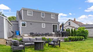 Newport Beach House with Huge Yard - 8