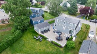 Newport Beach House with Huge Yard - 3