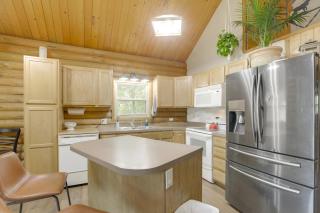 Waterfront Cabin with Bighorn Mountain Views! - 1