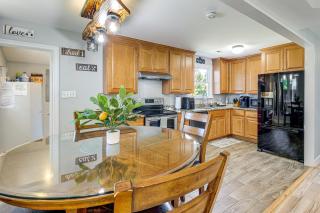 Richmond Home with Fire Pit - 12 Mi to Downtown - 4