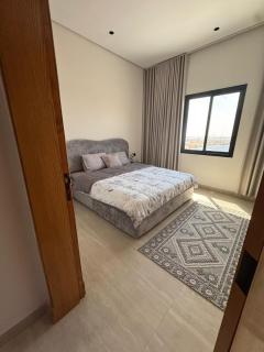 شقة نظيفة حي الشعلة - 1