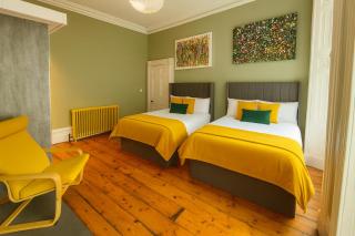 Manchesters Ultimate House - Hot tub - Sleeps 23! - 6