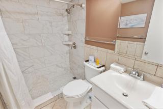 9th Floor Studio, Breathtaking Ocean Front, Pools! - 3