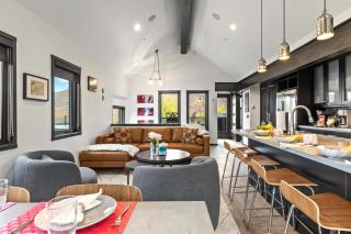 Walk to Ski Slopes Trails Luxury 4-Bedroom Private Home with Private Hot tub BBQ Heated Parking and Two Master Suites PEA-1114 by KBM Resorts - 9