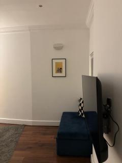 Discover London Central 2 Bedroom in Kensington - 3