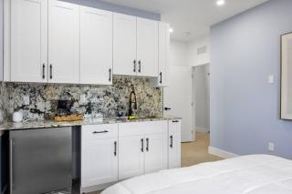 Luxury 4BR Retreat | Pool • Kitchen - 2