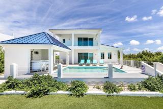 New Unique Villa Blue Top! Waterfront 4 Bedroom - 3