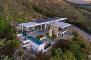 Executive Home with Stunning Harbour views - 0