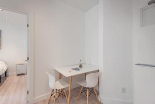 Cozy 1BR Apt, Steps from Top Spots, Restaurants - 8