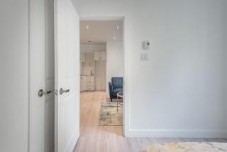 Cozy 1BR Apt, Steps from Top Spots, Restaurants - 7