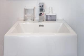 Cozy 1BR Apt, Steps from Top Spots, Restaurants - 6