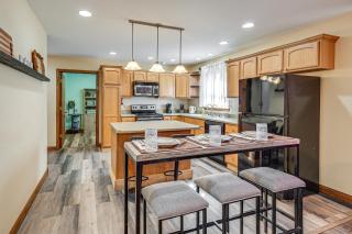 1 Mi to Main St! Family Farmhouse in West Unity - 9